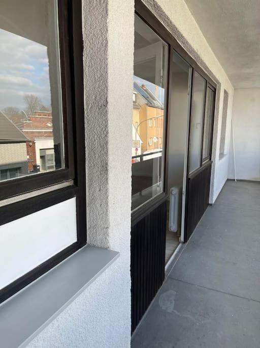 Apartment In Niehl Am Rhein Cologne