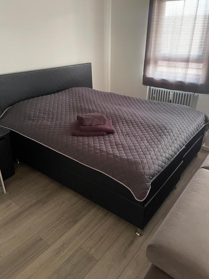 In Niehl Am Rhein Apartment Cologne